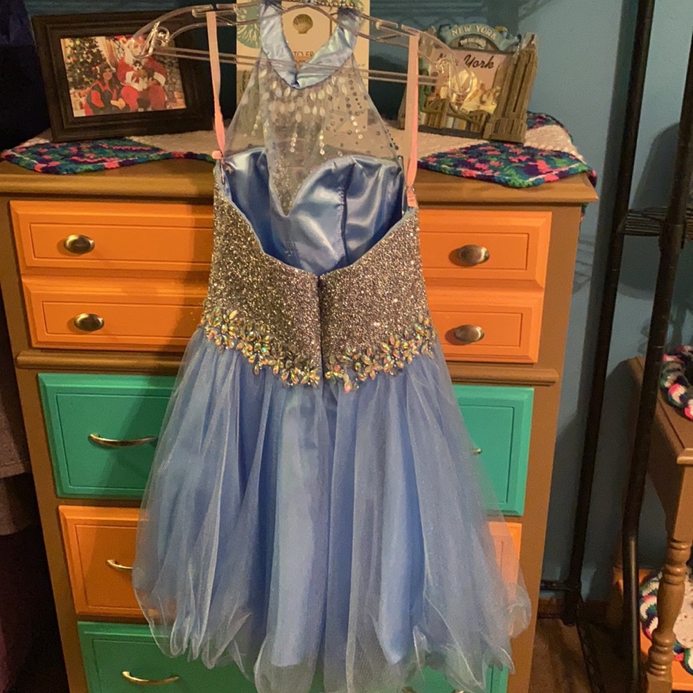 Formal Dress - Picture 6 of 9